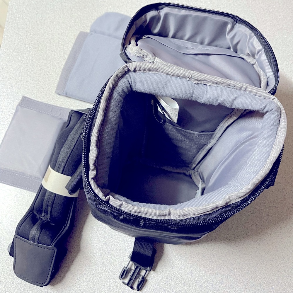 Black camera bag - Picture 2 of 10